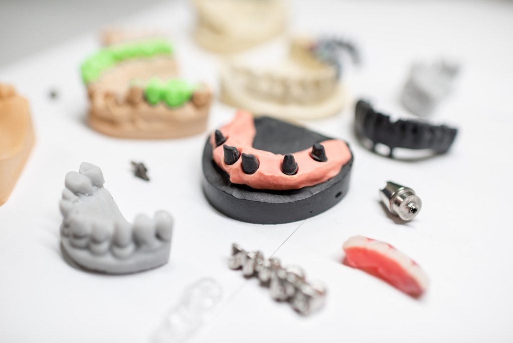 Dentadura postiza 5 artificial jaw models with dental implants