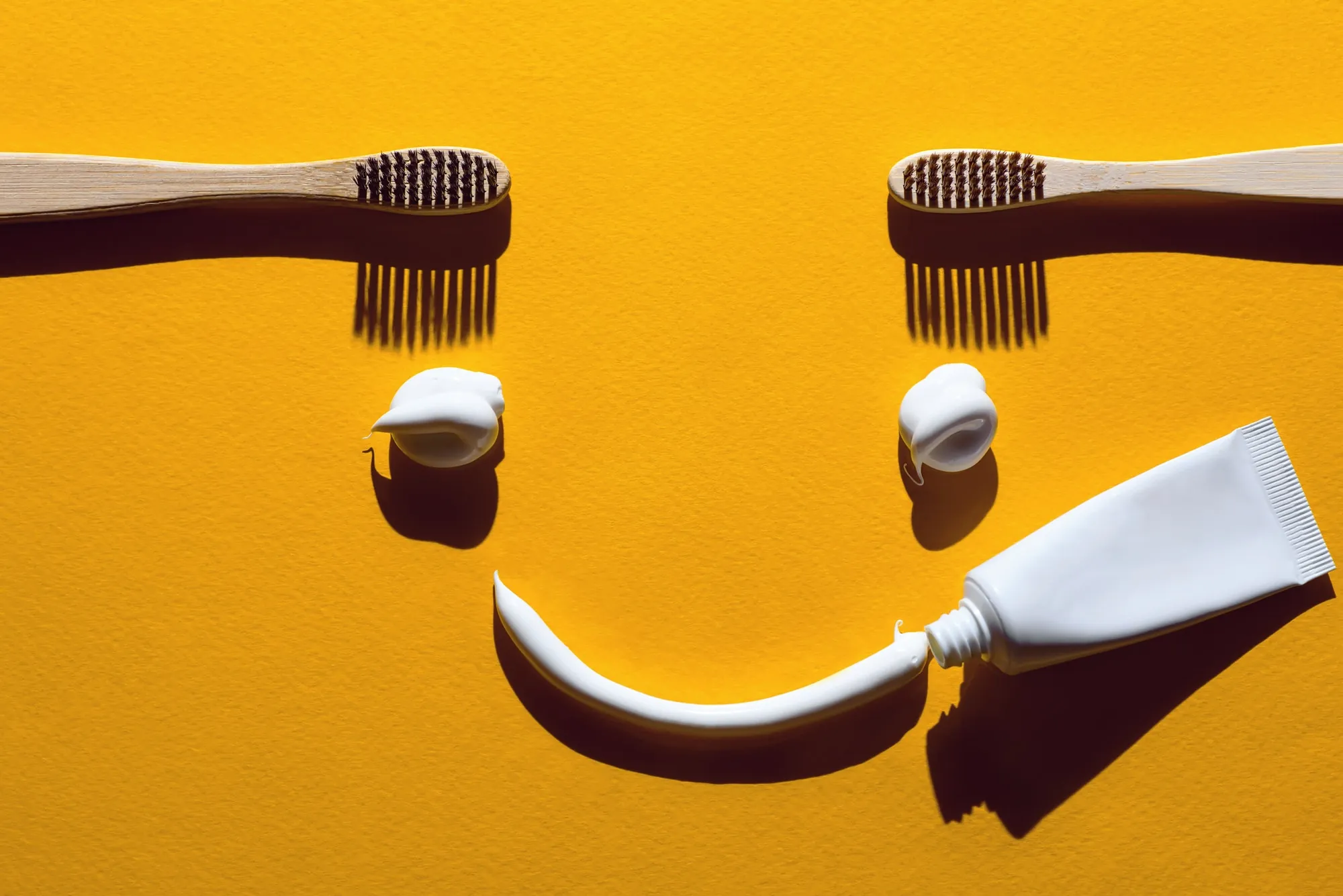 INVISALIGN ALIGNERS 21 toothbrush and toothpaste