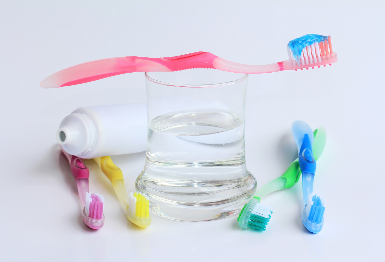 Rellenos Dentales 15 Toothbrush and toothpaste