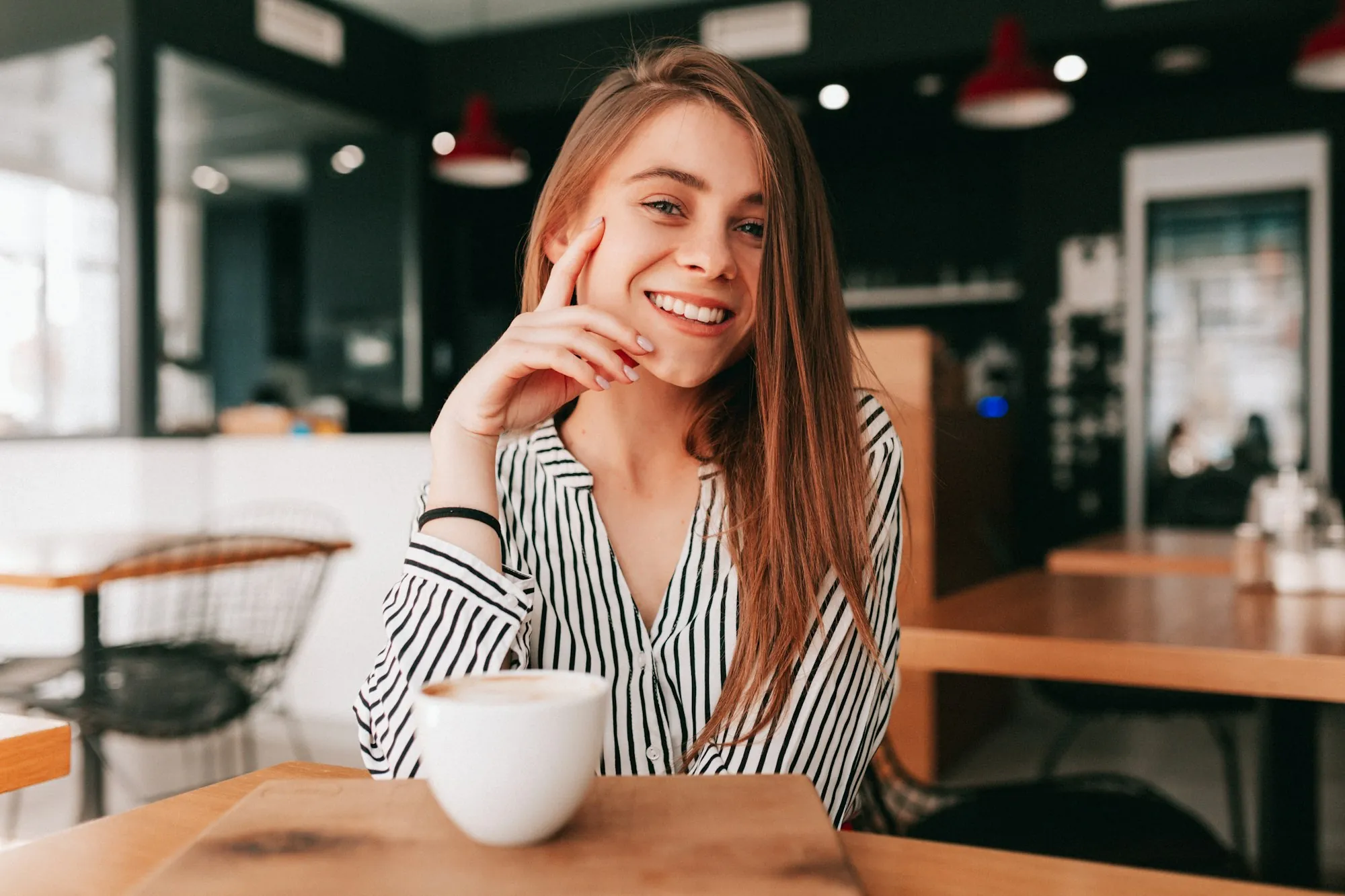 Dentista en Oxnard: Servicios y Tratamientos Disponibles 6 Smiling Girl