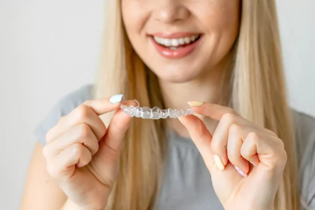 Brackets Transparentes 12 Invisalign Aligners