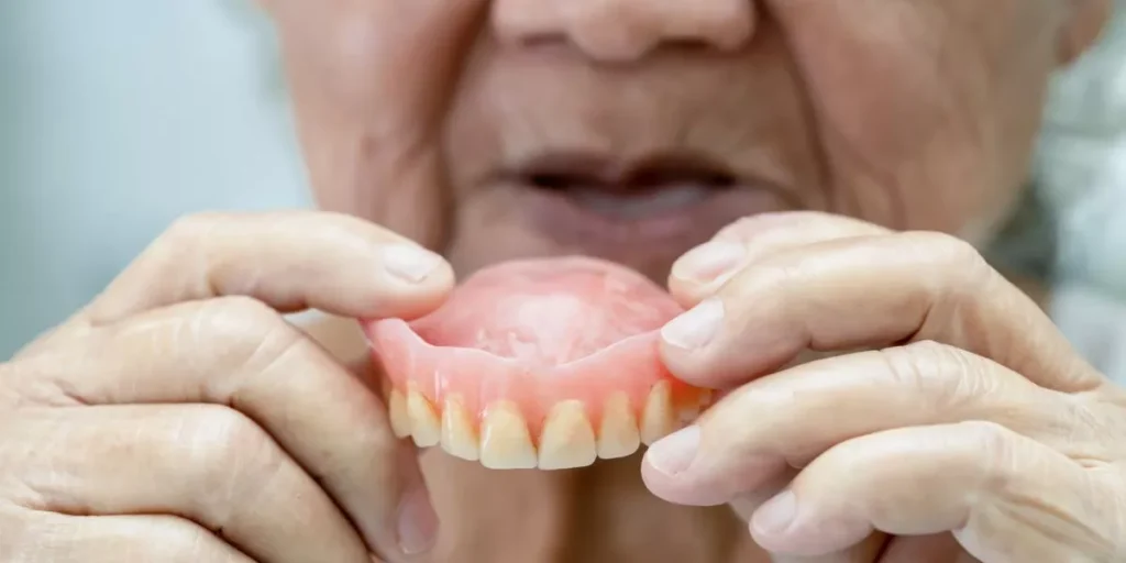 Dentaduras Asequibles en Oxnard | Channel Islands Family Dental